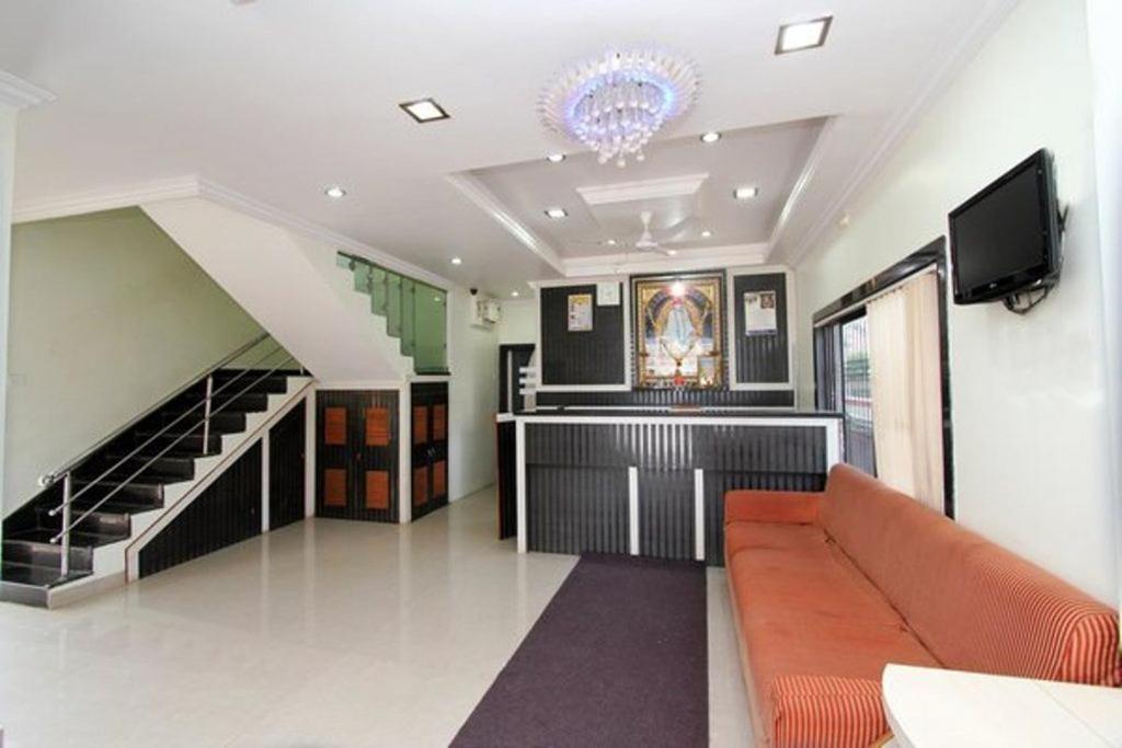 Sai Ganesh Hotel Shirdi Exterior photo