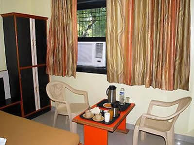 Sai Ganesh Hotel Shirdi Exterior photo