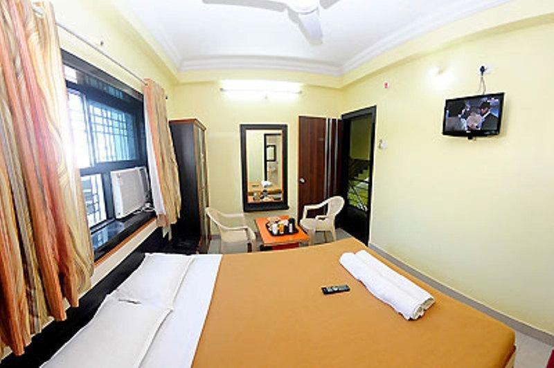 Sai Ganesh Hotel Shirdi Room photo